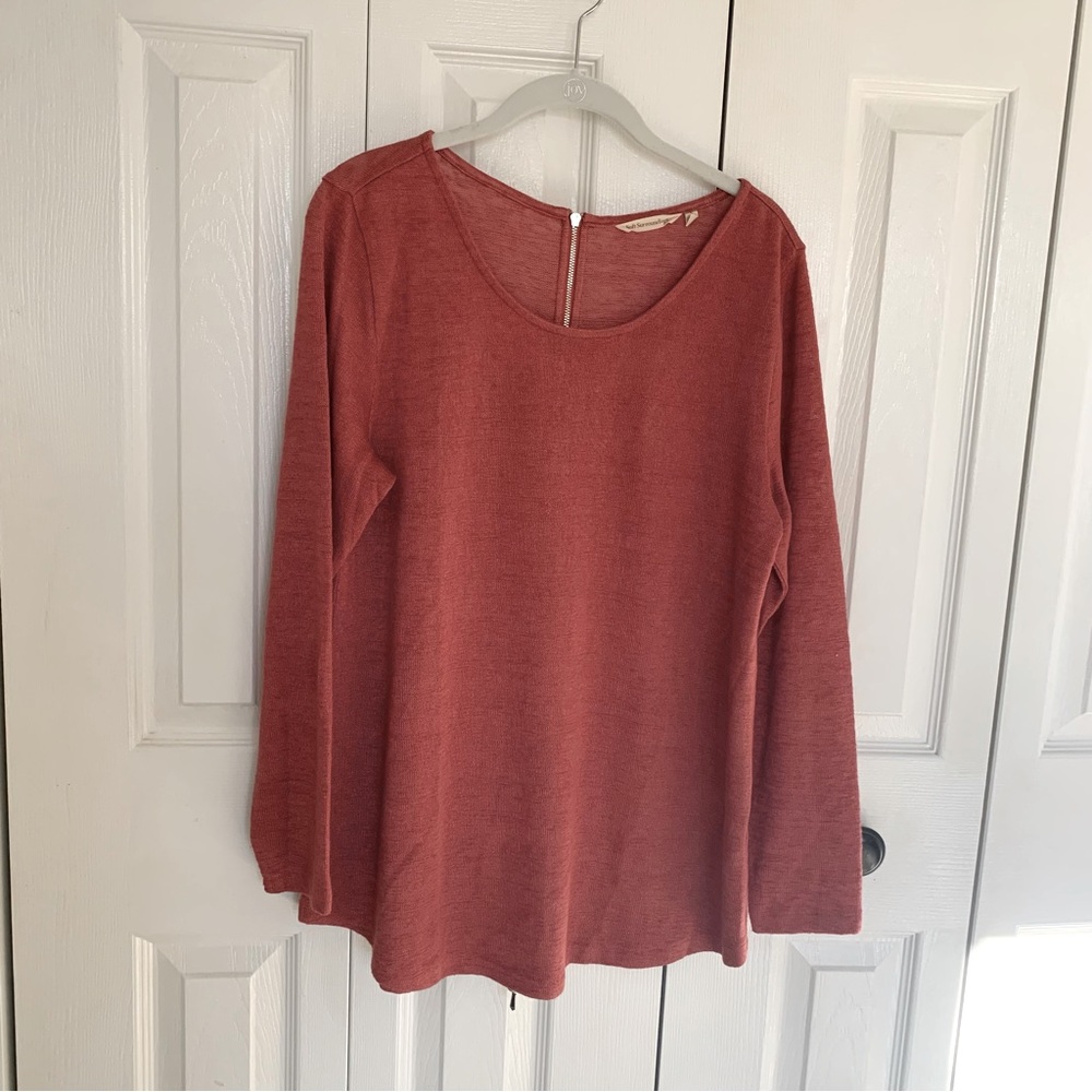 Soft Surroundings scoop neck long sleeved back zipper with lace top. Sz Large